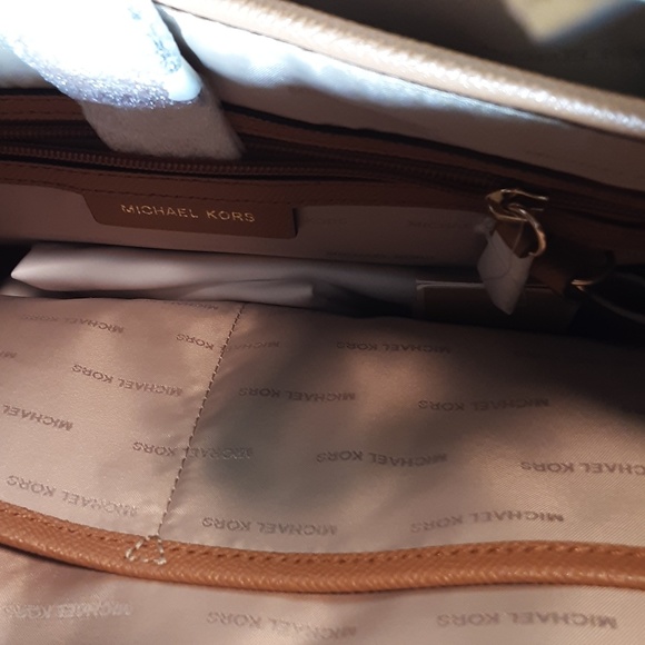 Michael Kors Voyager Leather Tote - Picture 4 of 4
